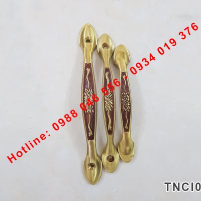 Tay nắm cửa Italy