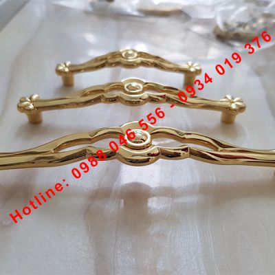 Tay nắm cửa Italy