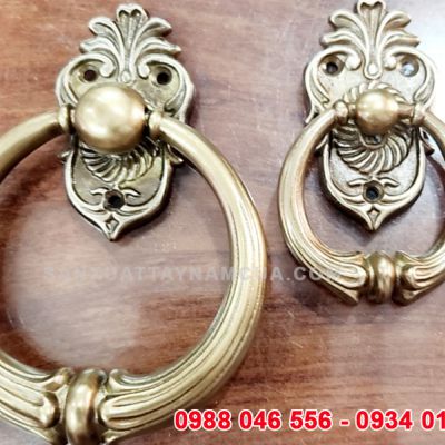 Tay nắm cửa cổng hình sư tử