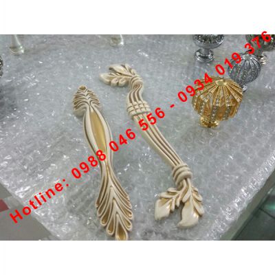 Tay nắm cửa Italy