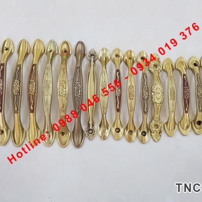 Tay nắm cửa Italy