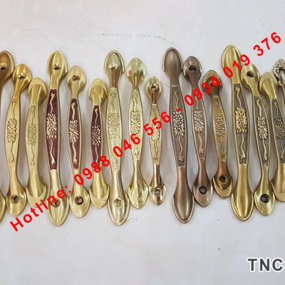 Tay nắm cửa Italy