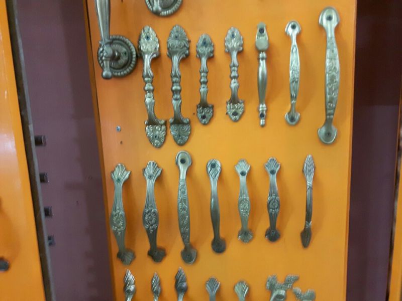 Khóa tay nắm