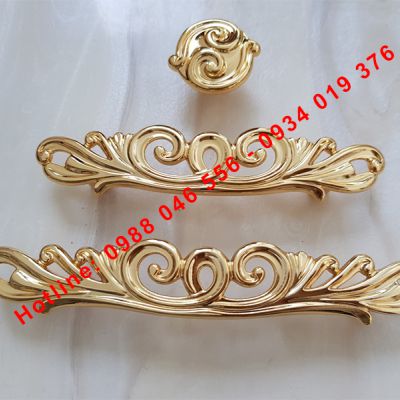 Tay nắm cửa Italy