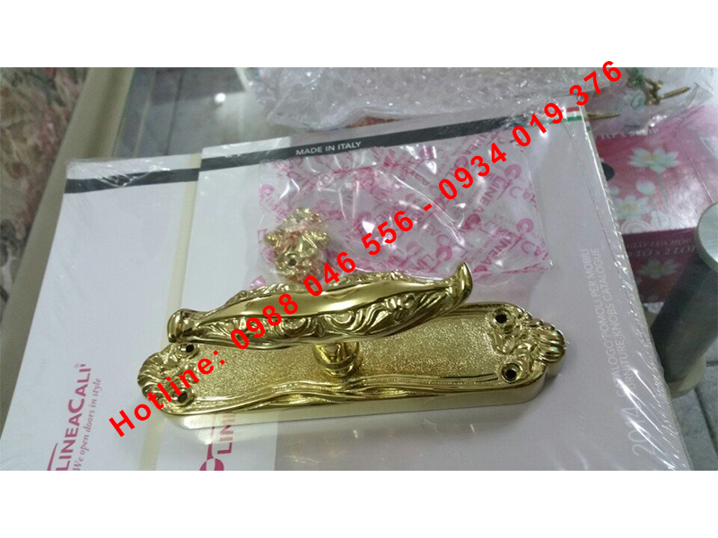 Tay nắm cửa Italy